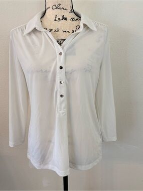 Women’s Premise Whitett Button-Front Collared Top